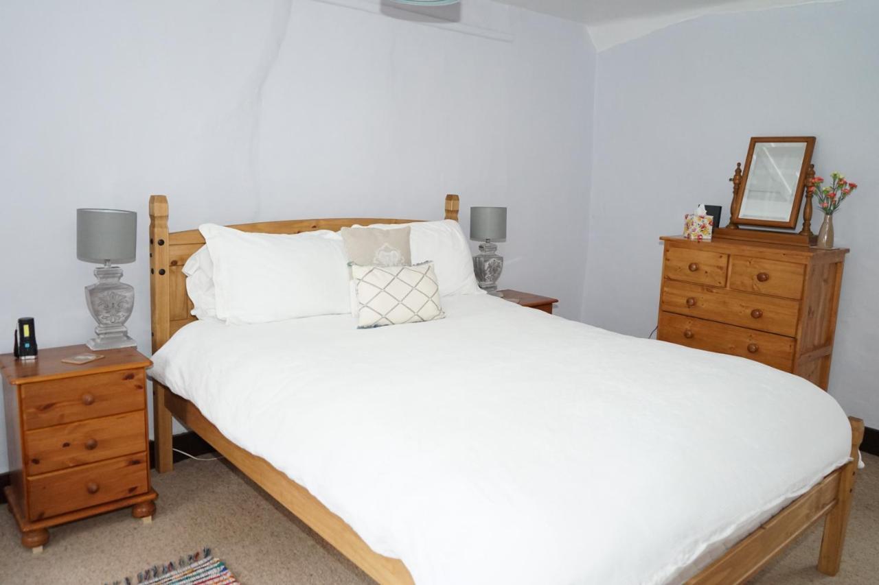 Character 2 Double Bedroom In Сasa de vacaciones Shaftesbury