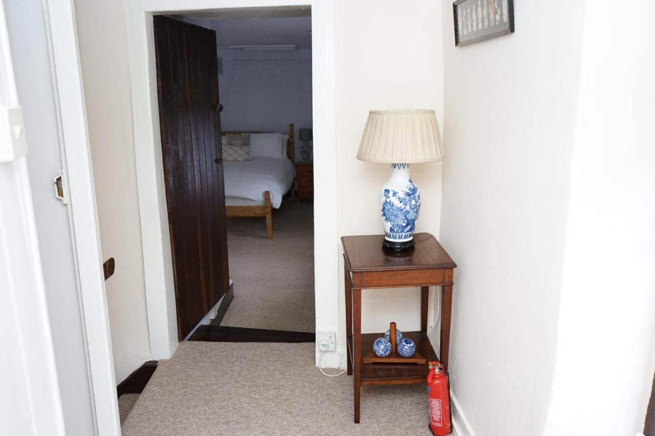 Character 2 Double Bedroom In