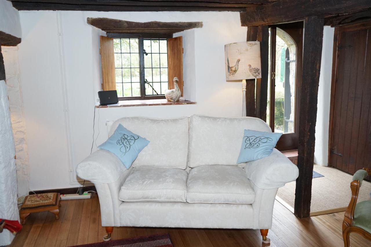 Character 2 Double Bedroom In