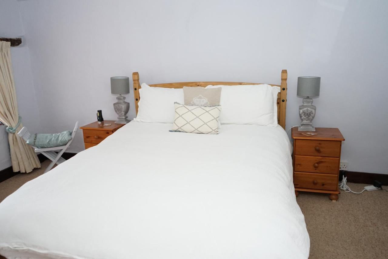 Character 2 Double Bedroom In *