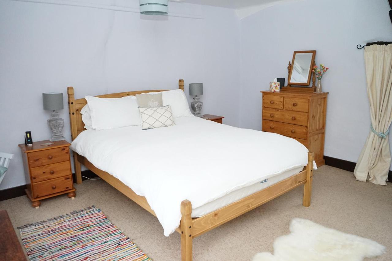 Character 2 Double Bedroom In * Shaftesbury